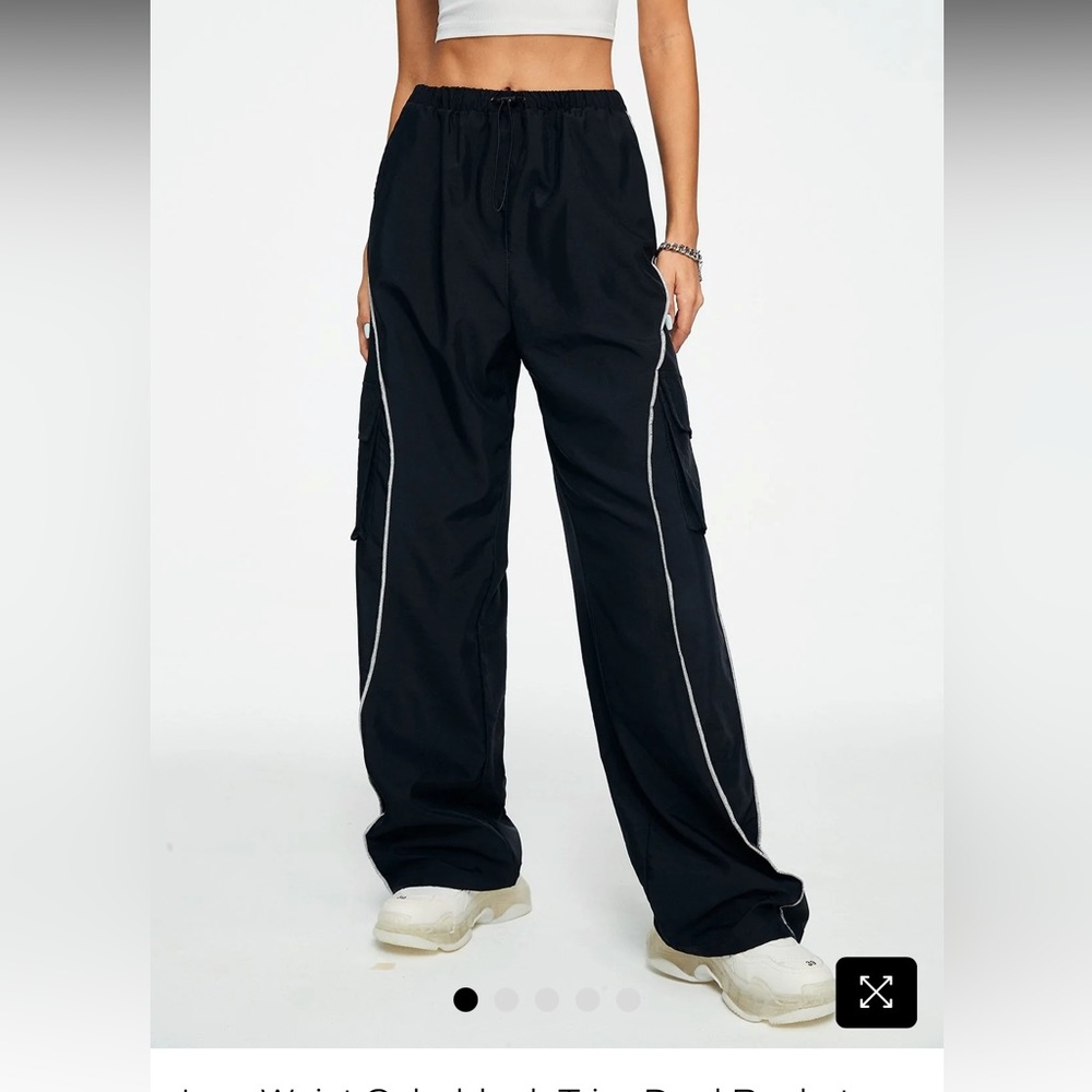 Low colorblock trim dual pocket cargo pant